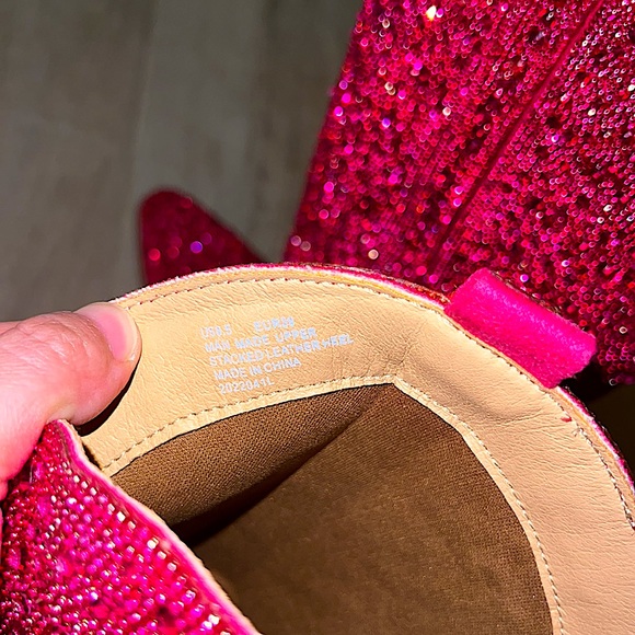NWOT Cozzy Girl Fuchsia Rhinestone Boots - Picture 12 of 13